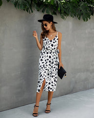 Kleid mit V-Ausschnitt und Animalprint 