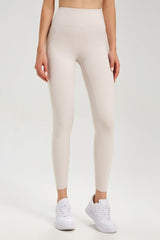 Butterweiche High-Rise-Leggings mit schmalen Taschen