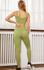 Passendes zweiteiliges Trainingsset aus Sport-BH und Leggings mit Kordelzug