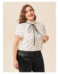 Blusa con lazo y estampado de corazones