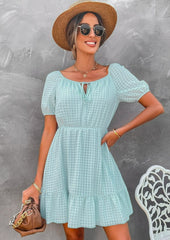 Kleid mit Gingham-Print und Bindekragen