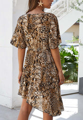 Asymmetrisches Kleid mit gemischtem Animalprint