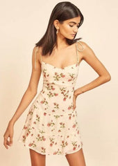 Vestido mini con estampado floral y escote en forma de corazón con lazo en los hombros