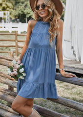 Vestido con cuello halter y volantes