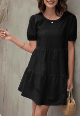 Vestido recto escalonado con mangas abullonadas