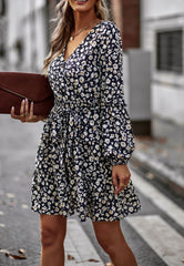 Vestido de otoño con cuello cruzado estampado 