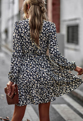 Vestido de otoño con cuello cruzado estampado 