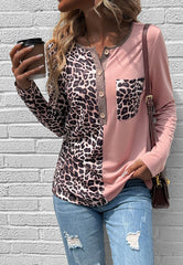 Top Henley de leopardo en dos tonos