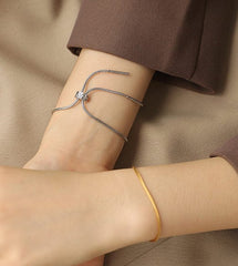 Minimalistisches Armband und Halskette mit verstellbarem Verschluss