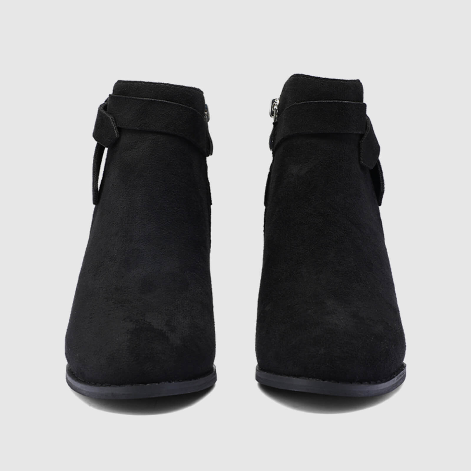 Botines de tacón grueso con lazo