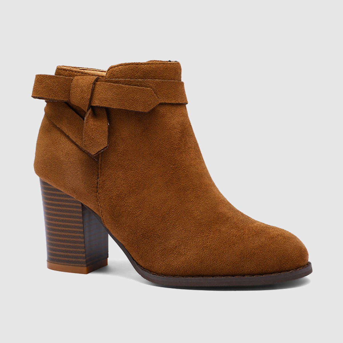 Botines de tacón grueso con lazo