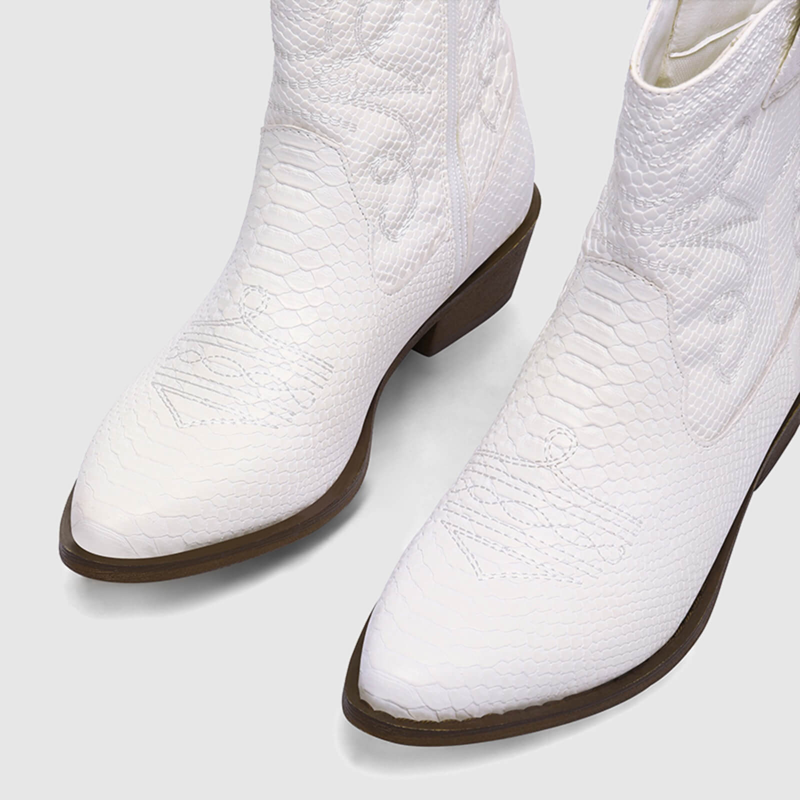 Botines de vaquero estilo western, botines de tacón bajo estilo vaquera
