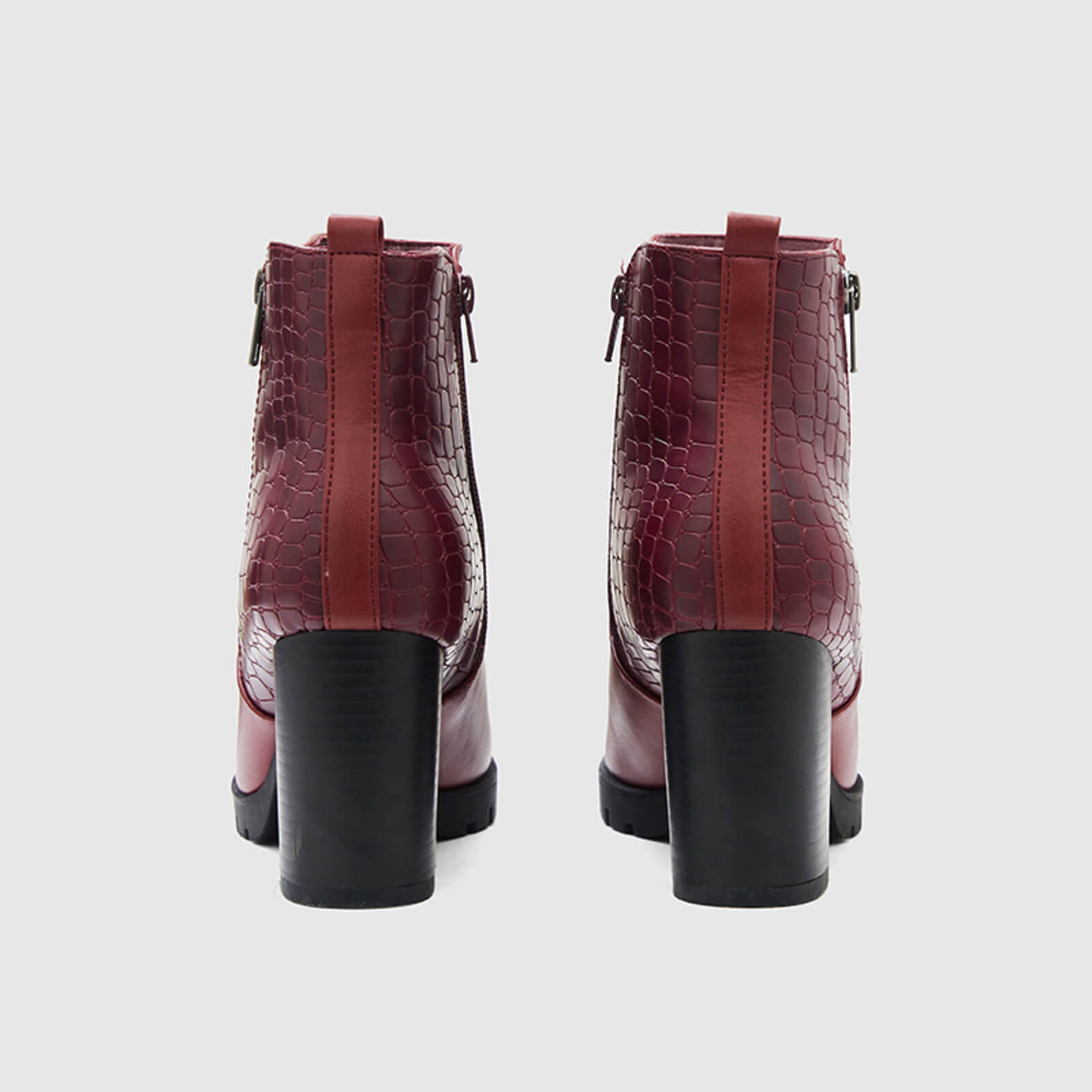 Botines gruesos con estampado de cocodrilo y cremallera lateral