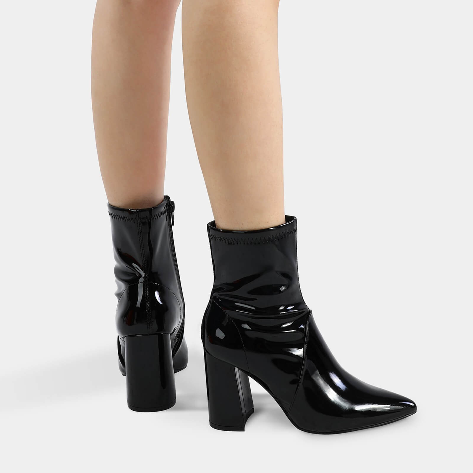 Botines de piel con tacón de bloque y cremallera lateral