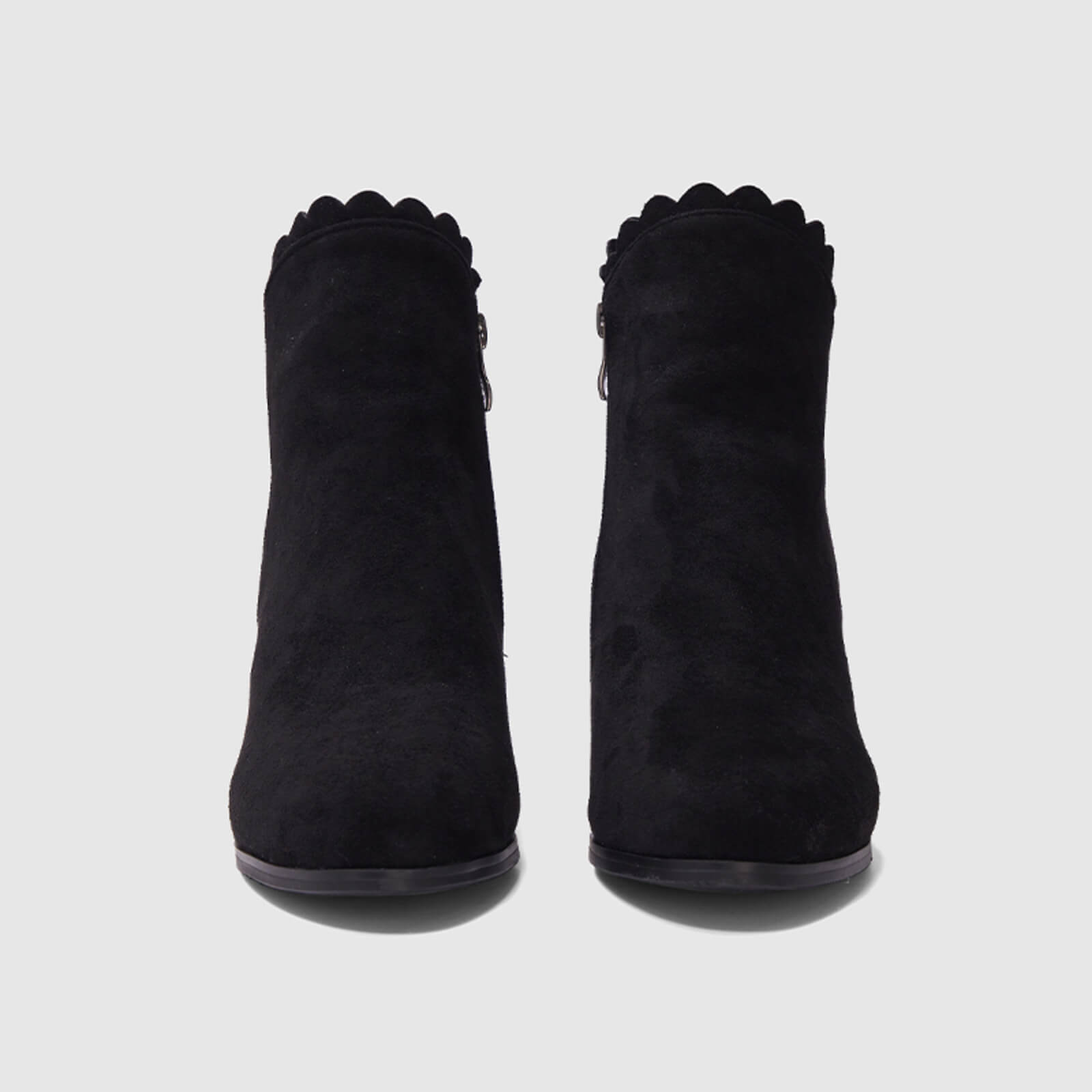 Botines con lazo festoneado y cremallera lateral 