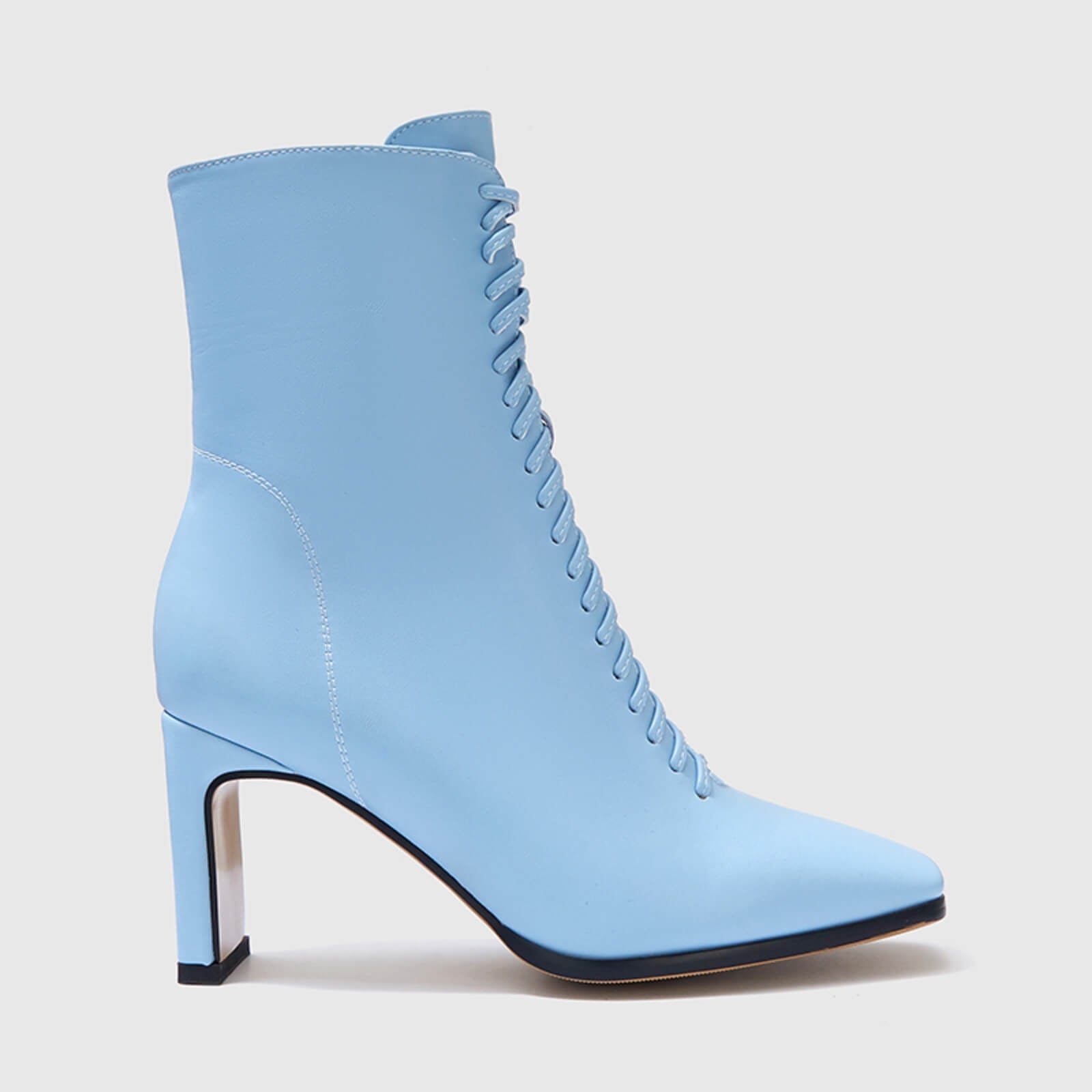Botines elegantes con cordones y tacón de bloque fino 
