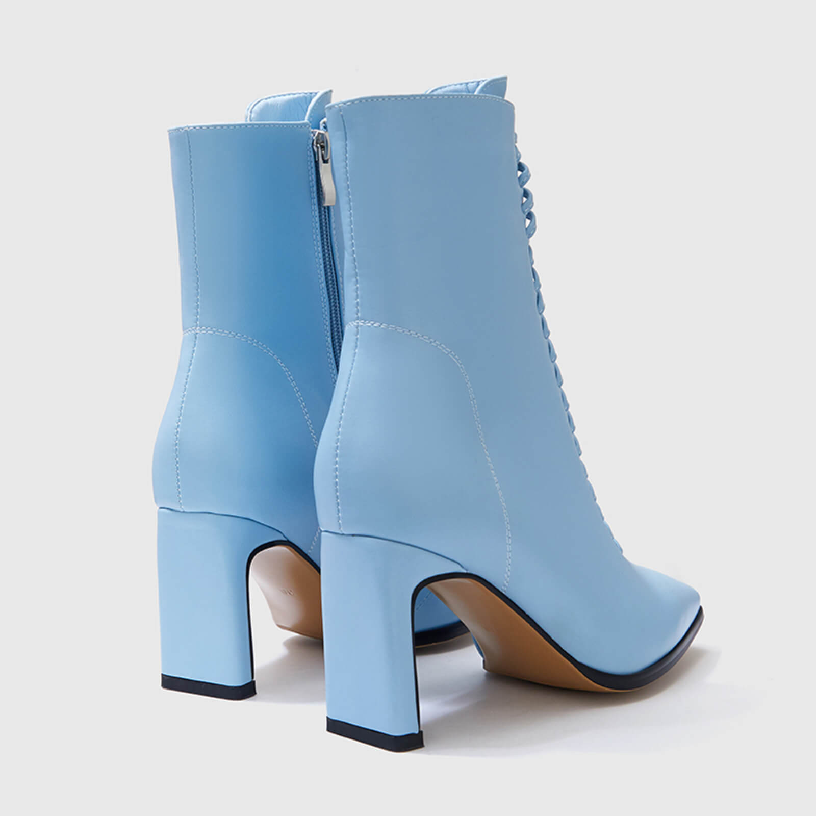 Botines elegantes con cordones y tacón de bloque fino 
