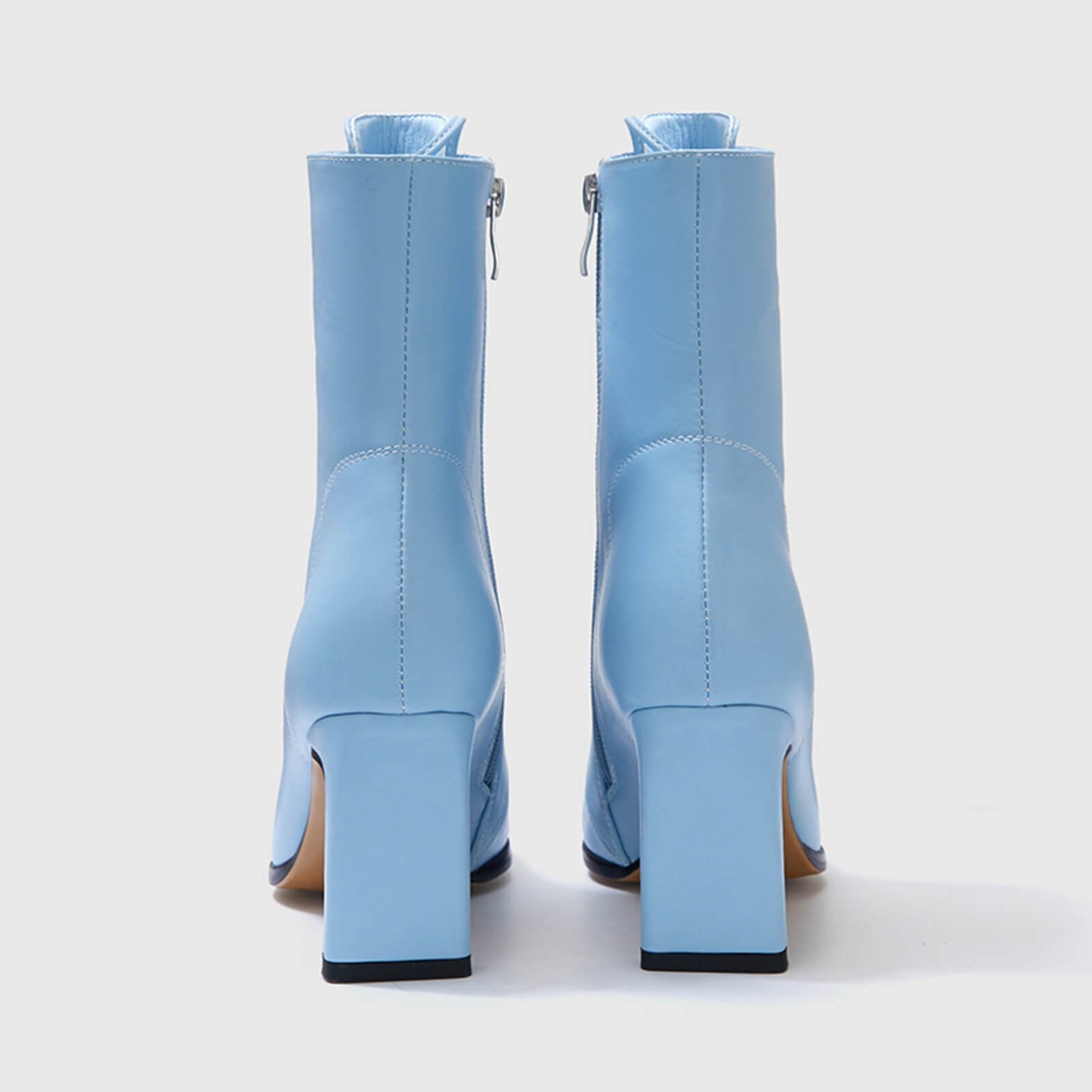 Botines elegantes con cordones y tacón de bloque fino 