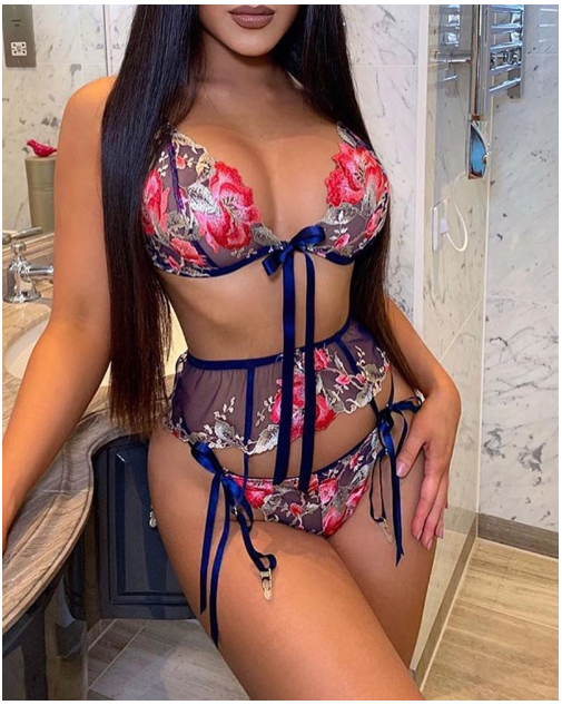 Looking For Him Sexy Ribbon Lingerie Set